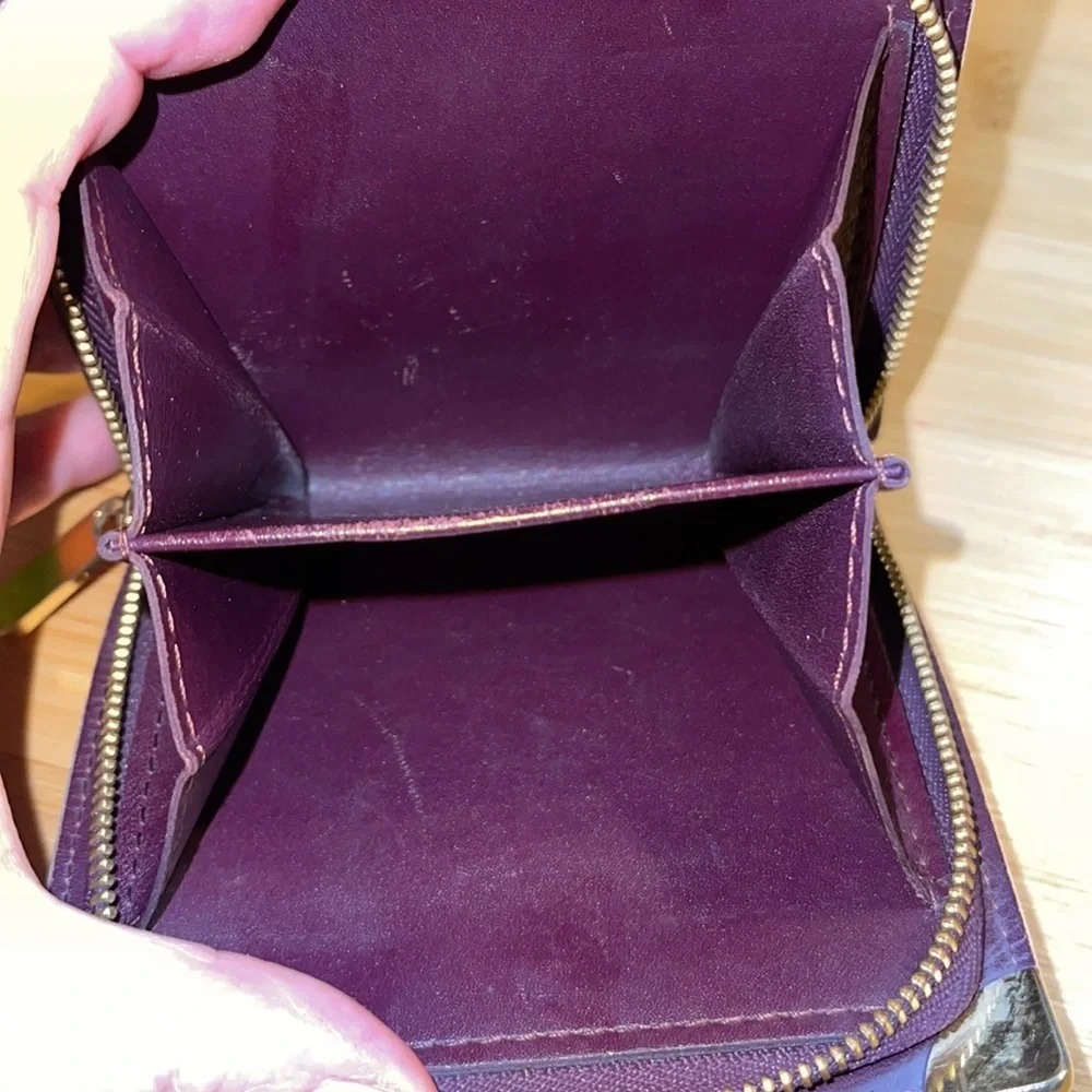 Authentic Vintage Louis Vuitton International Wallet Suhali leather